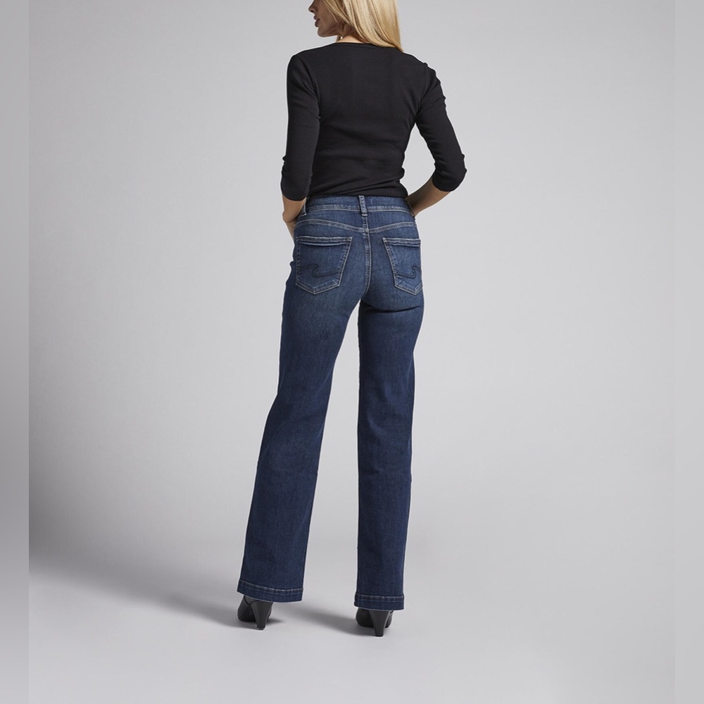 Silver Jeans Co.® Avery Wide Leg Curvy High Rise Double Button Jean - Picture 3 of 10